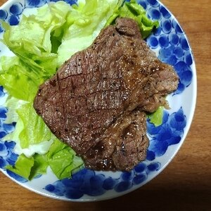 牛肉のガーリックソテー・牛ステーキ肉